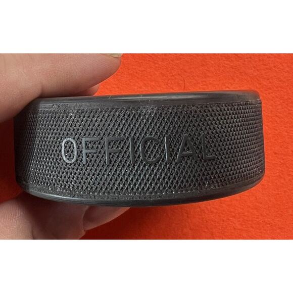 NHL Buffalo Sabres Hockey Puck - Picture 5 of 5